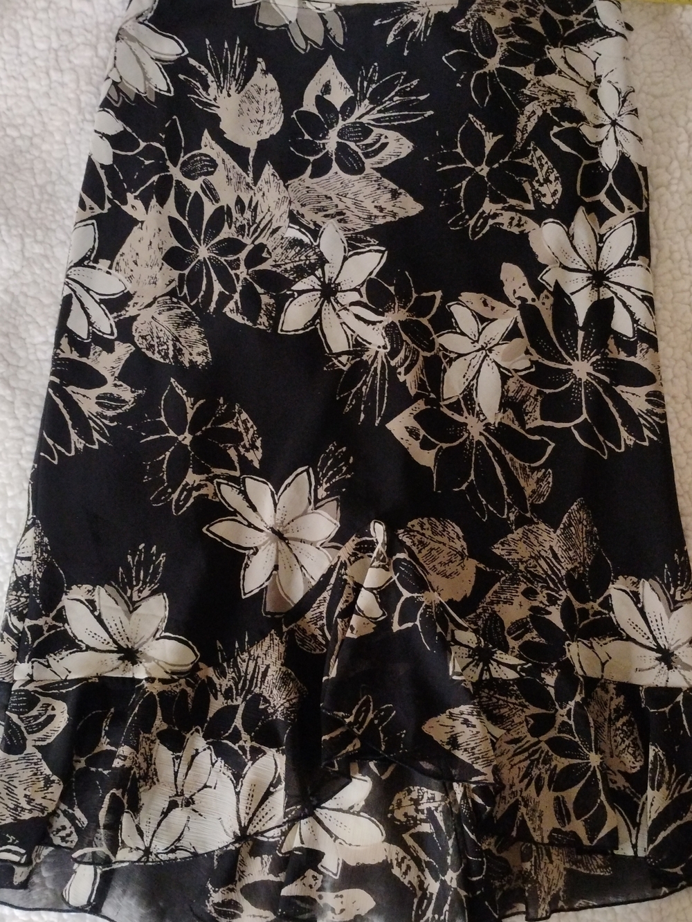 Vintage New York & Company Y2K Black and White Floral A-Line Midi Skirt